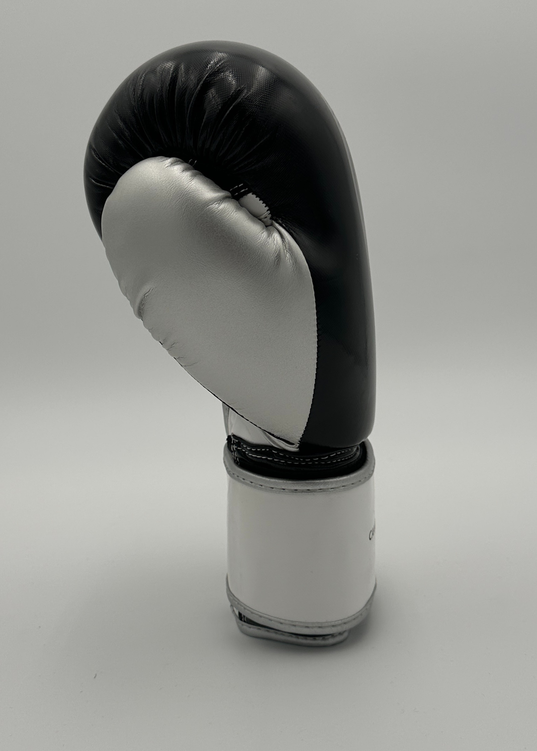 G2000 BOXING GLOVES - BLACK/SILVE/WHITE