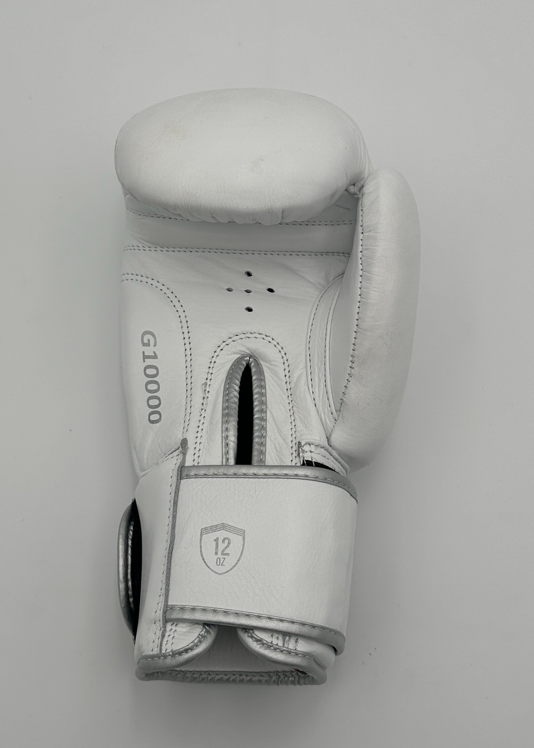 G10000 BOXING GLOVES - WHITE