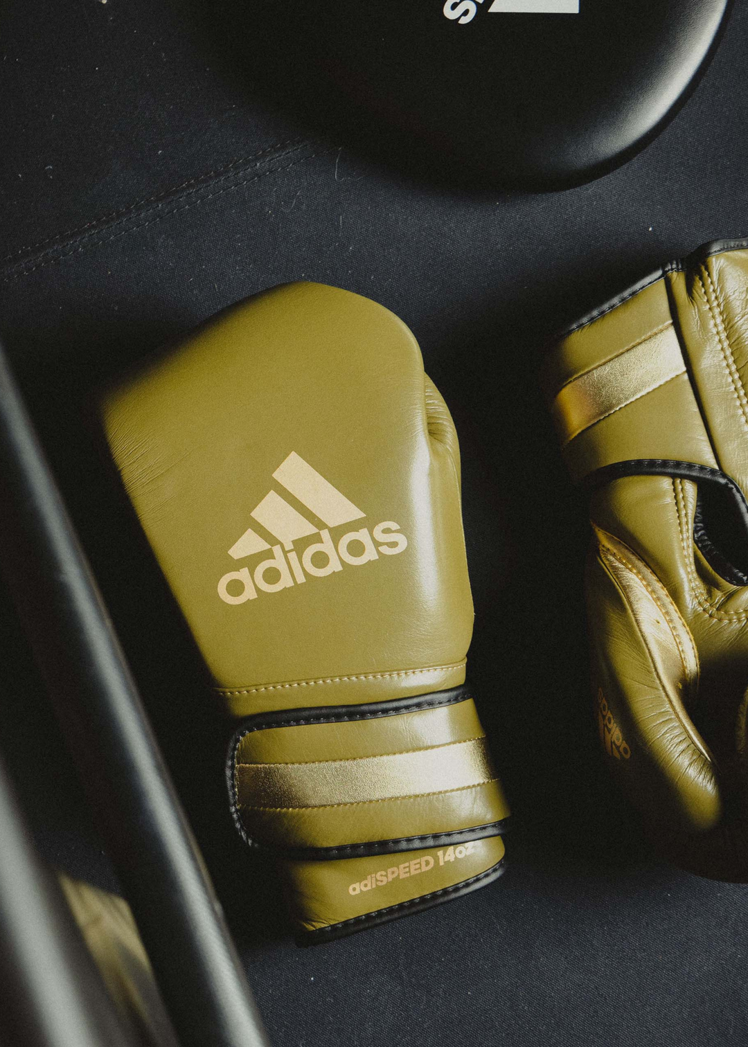 LIMITED EDITION ADISPEED 501 PRO BOXING  ( VELCRO ) Martini Olive/Gold